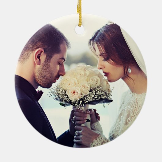 金ゴールドエレガント水彩初めてのクリスマス結婚した セラミックオーナメント (裏面)