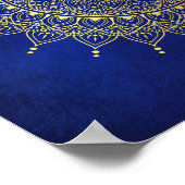 金ゴールドオンエレガント深いブルーフローラヘナマンダラアート ポスター (角)