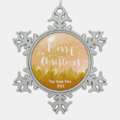 金ゴールドカスタム平和な雪の森メリークリスマス スノーフレークピューターオーナメント (正面)