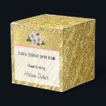 金ゴールドカスタム&フローラバスボム製品 |ギフトボックス フェイバーボックス<br><div class="desc">包装バス爆弾、または自家製の他の製品のための豪華なストリートギフトボックス金ゴールド。ビラかわいらしムの上の白い花と葉は、ダブル金ゴールドの背景と白い文字を見やすいように見える。文字は完全に編集可能であクリックり、単に詳細で編集するために「パーソナライズ」に対して。小素晴らしさな企業や家庭の企業が美しい包装を求めてスタートアップのために。</div>