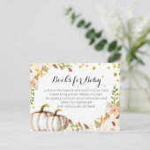 金ゴールドカボチャ赤ちゃんシャワー – 本の付属品を持って来る インビテーションポストカード (スタンド正面)