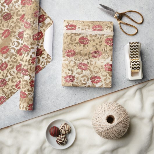 金ゴールドクリームヒョウ赤い唇 ラッピングペーパー (クラフト)