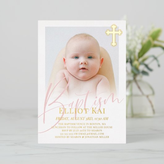 金ゴールドクロス淡い色のピンク文字フォトバプテスマの箔 箔招待状 (立ち正面)