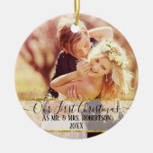 金ゴールドグリッターキラキラ我々の初めてのクリスマスミセスn. セラミックオーナメント (正面)