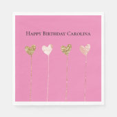 金ゴールドグリッターピンクグラムハート文字列誕生日 スタンダードランチョンナプキン (正面)