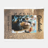 金ゴールドグリッター写真卒業の追加ネームクラス文字 フリースブランケット (正面(横))