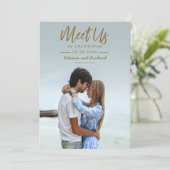 金ゴールドシンプルスクリプトは日付の写真を保存する私たちを満たす 招待状 (スタンド正面)