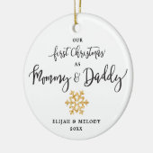 金ゴールドシンプルスノーフレークママ&ダディークリスマス セラミックオーナメント (左)
