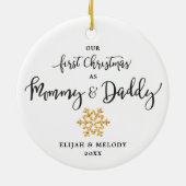 金ゴールドシンプルスノーフレークママ&ダディークリスマス セラミックオーナメント (裏面)