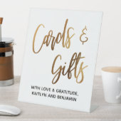 金ゴールドシンプルタイポグラフィカードとギフト、メッセージ 台座サイン (インサイチュ)