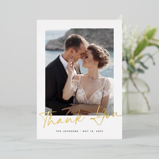 金ゴールドスクリプト結婚写真のサンキューカード 箔招待状 (立ち正面)