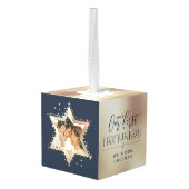 金ゴールドスター・オブ・デイビッドMr. & Mrs.ファースト・ハヌカー写真 キューブオーナメント (裏面アングル)