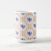 金ゴールドストライプと小さな青い水色の花 コーヒーマグカップ (中央)