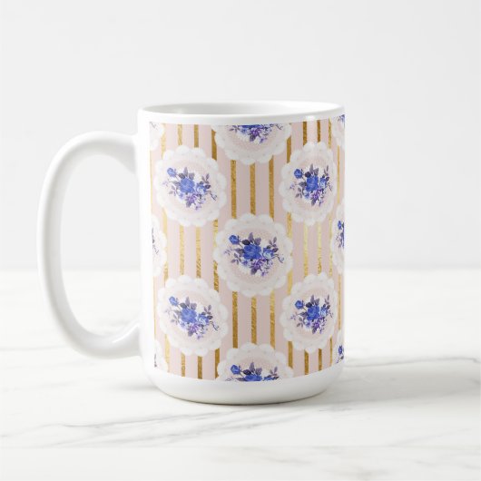 金ゴールドストライプと小さな青い水色の花 コーヒーマグカップ (左)