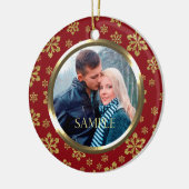 金ゴールドスノーフレークオンレッドホリデーテンプレート セラミックオーナメント (左)