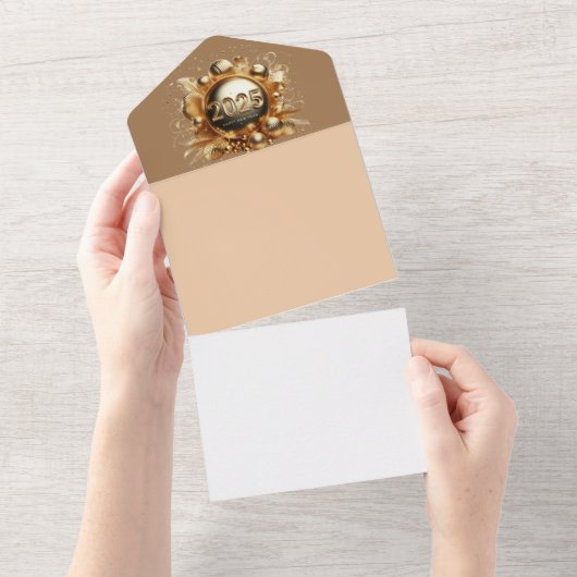 金ゴールドタイポグラフィハッピーニューイヤー2025 オールインワン招待状 (貼ってはがせる)