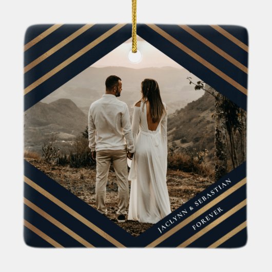 金ゴールドダイヤモンドネイビー2フォトメリー結婚したクリスマス セラミックオーナメント (裏面)