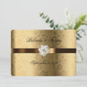 金ゴールドダマスクチョコレートブラウンサテンホワイトフラワー 招待状 (スタンド正面)