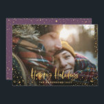 金ゴールドハッピーホリデーズスター1写真クリスマス シーズンカード<br><div class="desc">金ゴールドハッピーホリデーズスター1写真クリスマスホリデーカード。スクリプト文字と金ゴールドエフェクトデザインを使用すると、紫色の背景色をスタイルに合わせて変更できる。</div>
