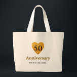 金ゴールドハート50周年パーソナライズされた ラージトートバッグ<br><div class="desc">この名パーソナライズされた前モノグラム金ゴールドハート50周年記念かわいいヴィンテージトートバッグ。50年祝の特別な日に一緒に金のハートで祝50周年を楽しむことができる。カスタマイズ「お前の名前」文字</div>