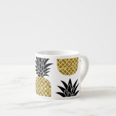 金ゴールドパイナップル：手描き白シームレス。 エスプレッソカップ (正面右)