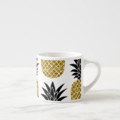 金ゴールドパイナップル：手描き白シームレス。 エスプレッソカップ (右)