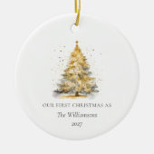 金ゴールドパーソナライズされたクリスマスツリー最初の結婚した日 セラミックオーナメント (正面)