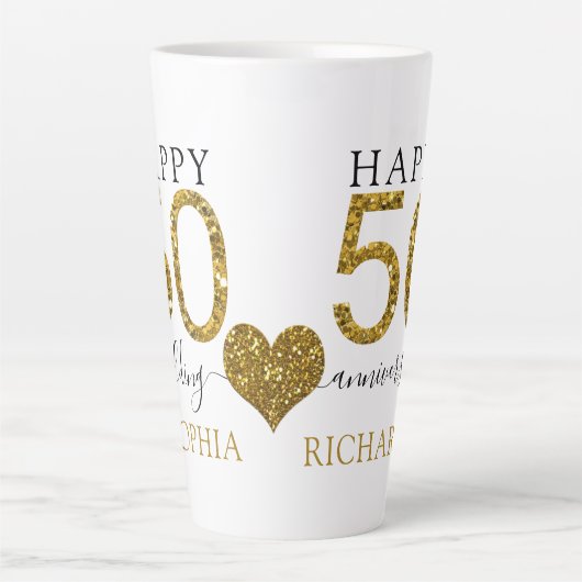 金ゴールドパーソナライズされたグリッター50結婚周年 カフェラテマグ (正面)