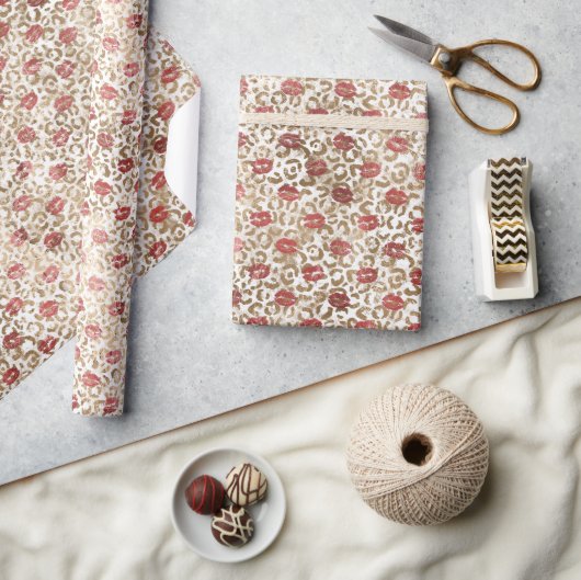 金ゴールドヒョウ柄の赤い唇 ラッピングペーパー (クラフト)