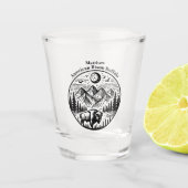 金ゴールドビソンが月明かりの山の空を徘徊 ショットグラス (正面)