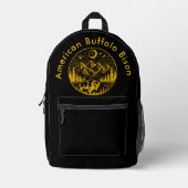 金ゴールドビソンが月明かりの山の空を徘徊 プリントバックパック (正面)