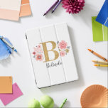 金ゴールドピンクモノグラムイニシャルB iPad PROカバー<br><div class="desc">美しいガーリー金ゴールドフェイク赤面ピンクのフローラ文字"B"モノグラム名デザイン。名前または文字でパーソナライズ文字の色とフォントのスタイルは、さらにオプションを使用して変更できまカスタマイズす。大きなイニシャルのフェイク金ゴールド。Blackberry Boulevardでデザイン©</div>