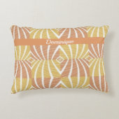 金ゴールドファンキーと白の部族模様 アクセントクッション (正面)