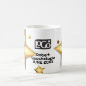 金ゴールドフェイクが今月の社員を主演する コーヒーマグカップ (中央)