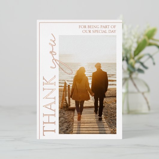 金ゴールドホワイト写真結婚のサンキューバラ 箔招待状 (立ち正面)