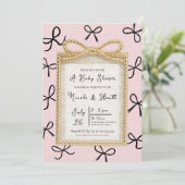 金ゴールドボウフレーム&リトルブラック弓ベビーシャワー 招待状 (スタンド正面)