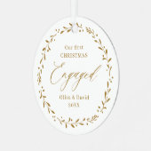 金ゴールドボタニカル私たちの初めてのクリスマス 婚約した メタルオーナメント (正面左)