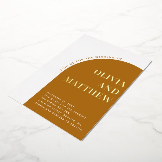 金ゴールドマスタードモダンタイポグラフィアーチ秋の結婚式 箔招待状 (回転した状態)