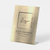 金ゴールドミニマリストのビジネスロゴプロフェッショナル モダン 台座サイン (正面)
