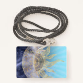 金ゴールドムーンサンマンダラシナルデザイン バッジ (裏面ランヤード)