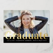 金ゴールドモダンとブラックのタイポグラフィによる写真卒業 箔招待状 (正面)