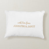 金ゴールドモダンと白3枚の写真ママ誕生日 アクセントクッション (裏面)