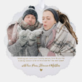 金ゴールドモダンスクリプト2カップル写真クリスマス オーナメントカード (裏面)