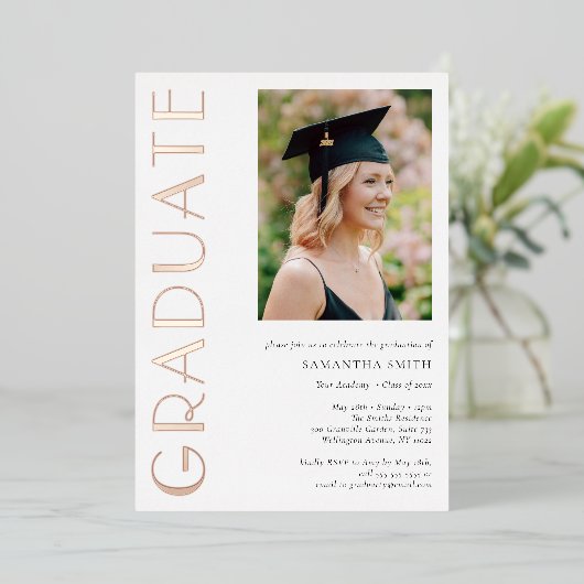 金ゴールドモダンタイポグラフィ卒業会 箔招待状 (立ち正面)