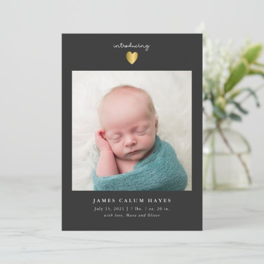 金ゴールドモダンハート少年の写真誕生のお知らせ 招待状 (スタンド正面)