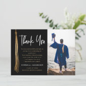 金ゴールドモダンブラック卒業キャップタッセル写真 サンキューカード (スタンド正面)