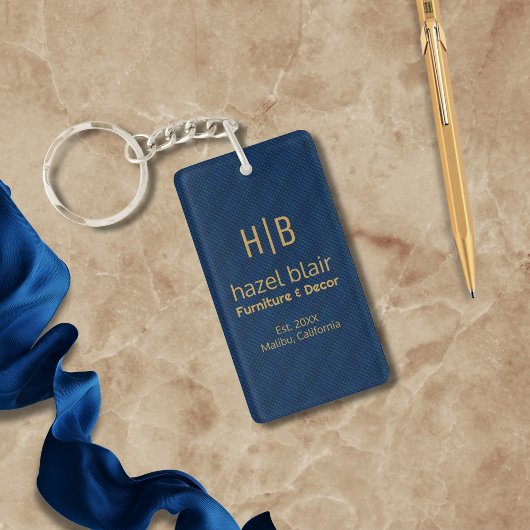 金ゴールドモダンモノグラムロゴ青い正方形パターン キーホルダー