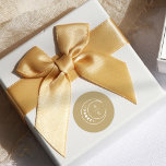 金ゴールドモノグラムイニシャルシレ結婚ンツ ラウンドシール<br><div class="desc">"金ゴールドモノグラムイニシャルス天空のテーマラウンドのシール結婚クラシック"きれいな白い背景に対して、黄金の三日月と星は、カップルのスタイリッシュなカスタマイズ可能なイニシャルによって補完シンプルし、魅力的なエンブレムになる。月相は繊細に象徴的な層を追加し、飾りシールだけでなく、これらのシールを作る。</div>