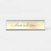 金ゴールドモノグラムグリッタースパークルガーリースクリプト デスクネームプレート (正面)