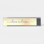 金ゴールドモノグラムグリッタースパークルガーリースクリプト デスクネームプレート (正面)